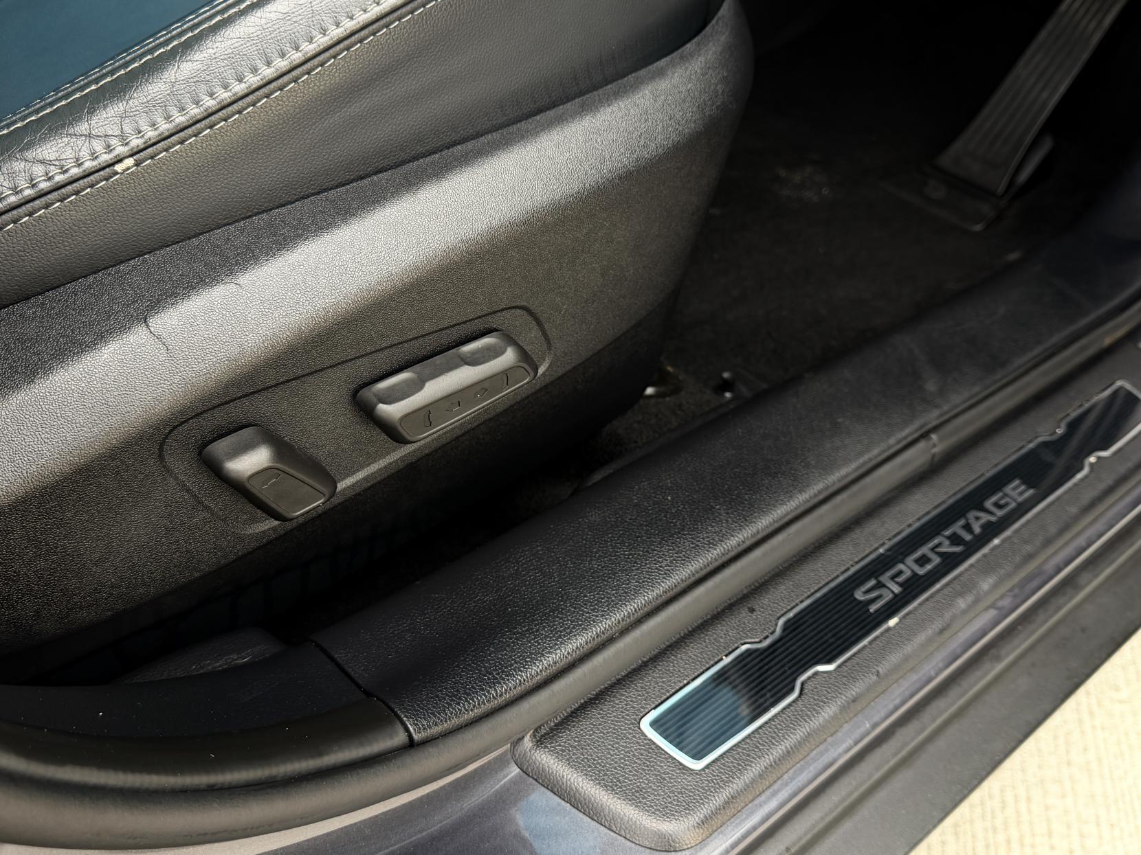 Kia Sportage 1.7 CRDi EcoDynamics 4 SUV 5dr Diesel Manual 2WD Euro 5 (s/s) (114 bhp)