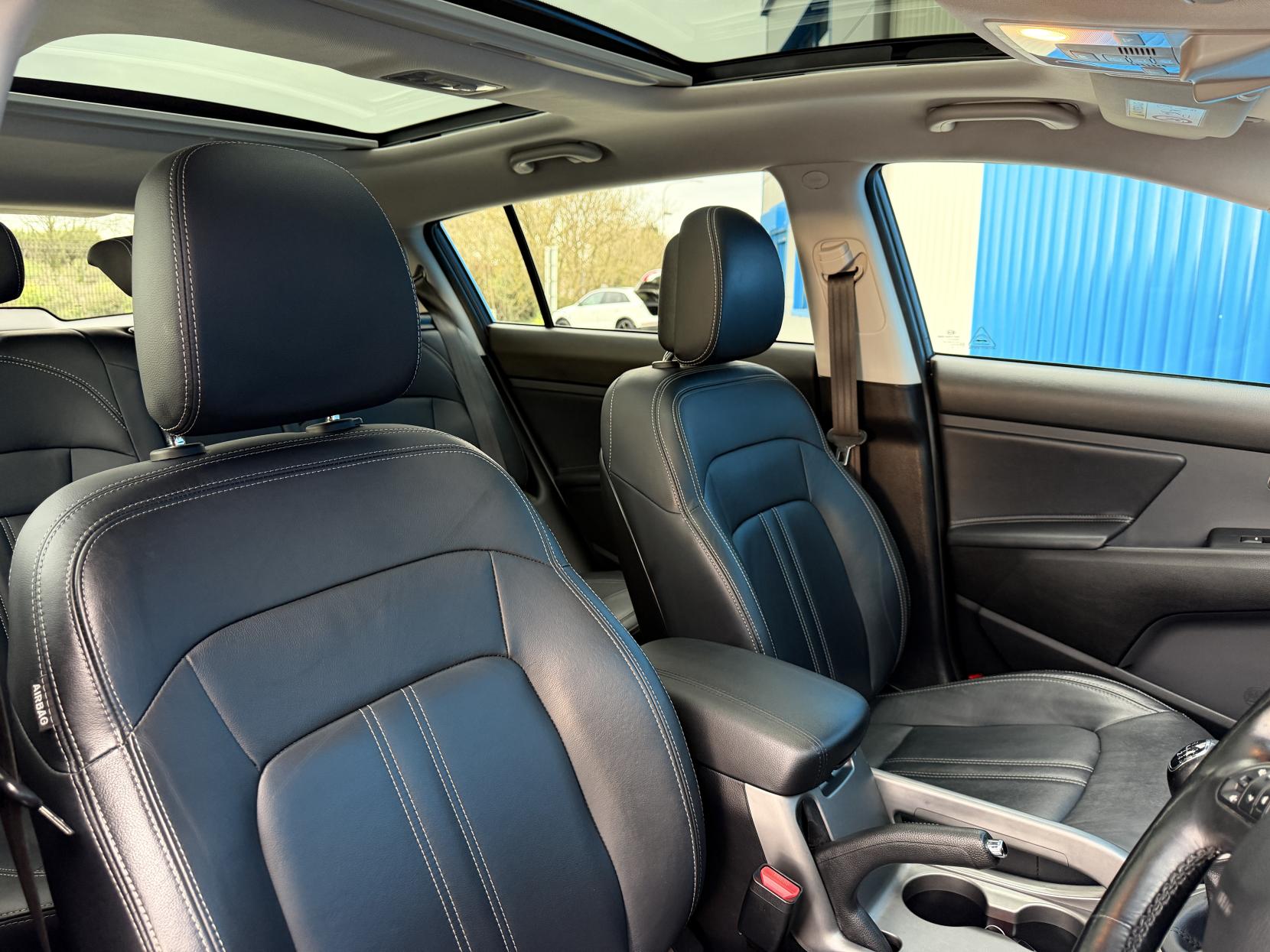 Kia Sportage 1.7 CRDi EcoDynamics 4 SUV 5dr Diesel Manual 2WD Euro 5 (s/s) (114 bhp)