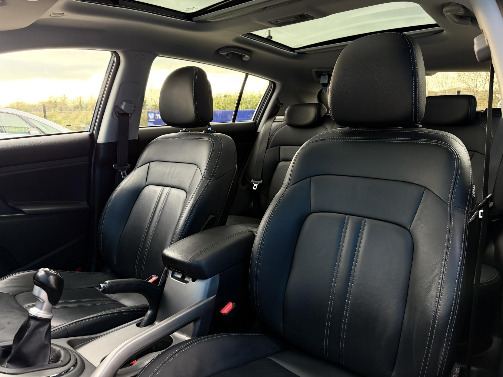 Kia Sportage 1.7 CRDi EcoDynamics 4 SUV 5dr Diesel Manual 2WD Euro 5 (s/s) (114 bhp)