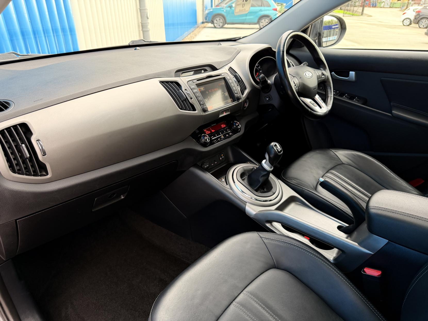 Kia Sportage 1.7 CRDi EcoDynamics 4 SUV 5dr Diesel Manual 2WD Euro 5 (s/s) (114 bhp)