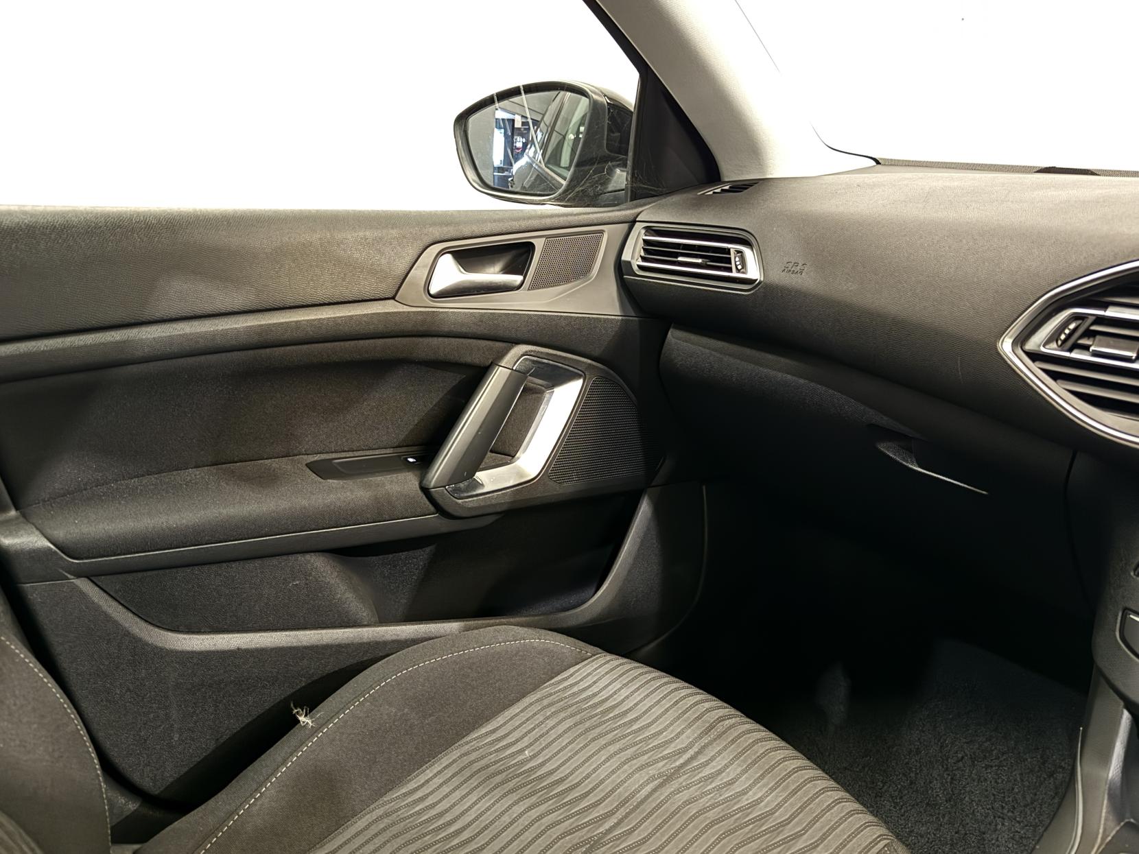 Peugeot 308 1.6 HDi Active Hatchback 5dr Diesel Manual Euro 5 (92 ps)