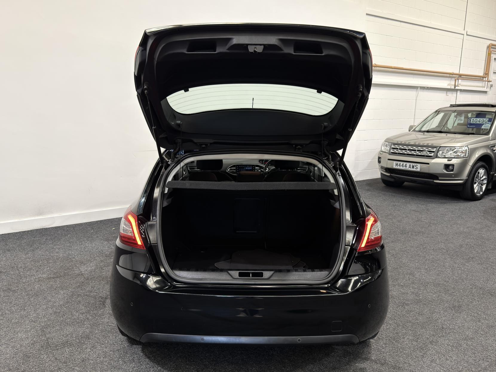 Peugeot 308 1.6 HDi Active Hatchback 5dr Diesel Manual Euro 5 (92 ps)