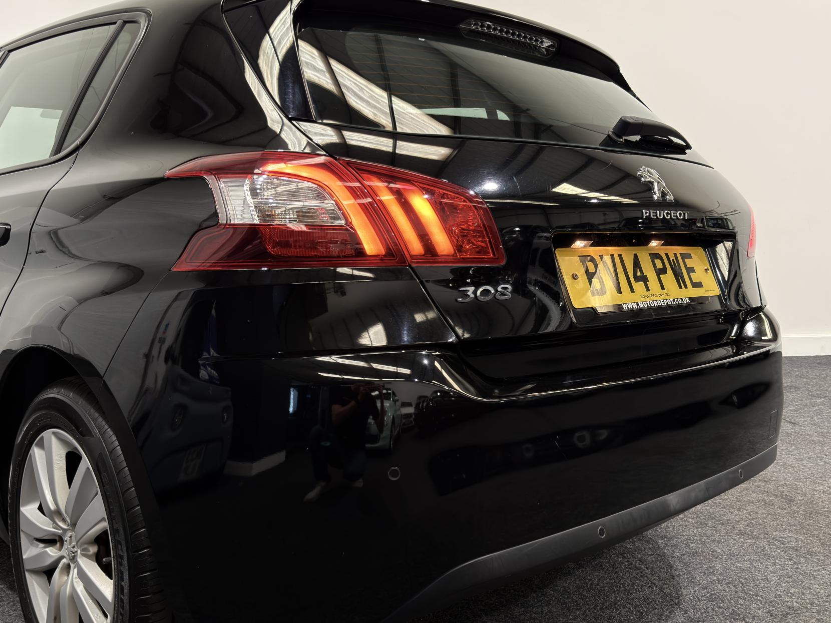 Peugeot 308 1.6 HDi Active Hatchback 5dr Diesel Manual Euro 5 (92 ps)