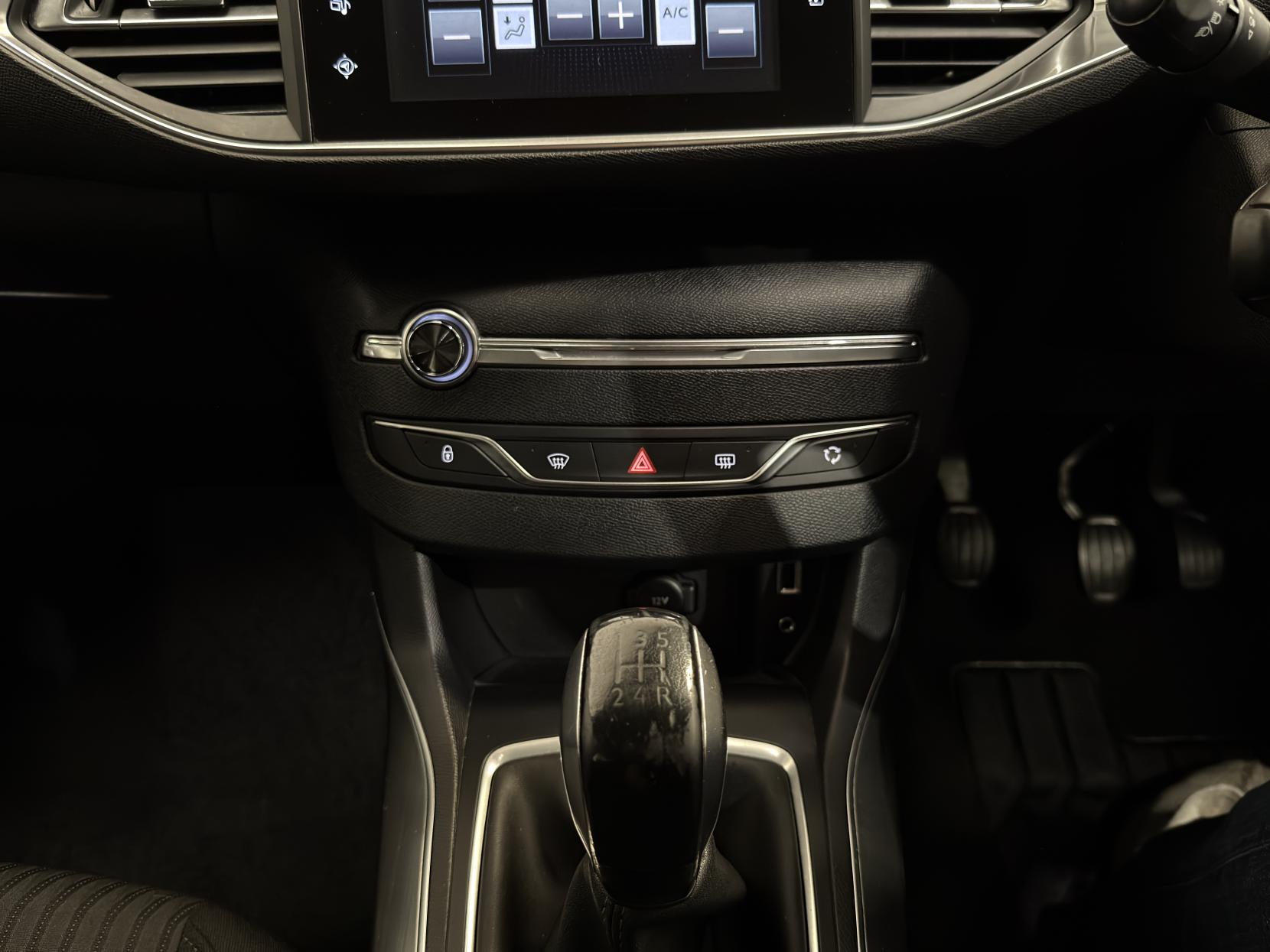 Peugeot 308 1.6 HDi Active Hatchback 5dr Diesel Manual Euro 5 (92 ps)