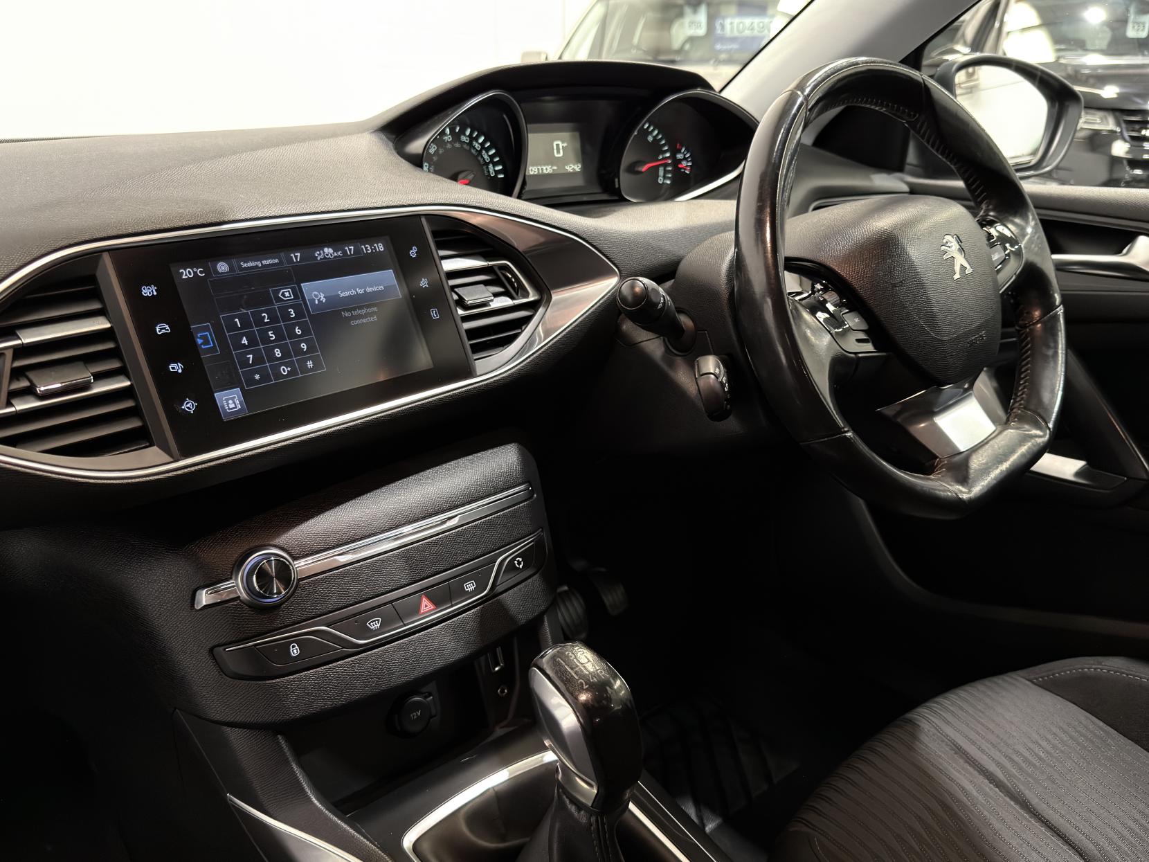 Peugeot 308 1.6 HDi Active Hatchback 5dr Diesel Manual Euro 5 (92 ps)