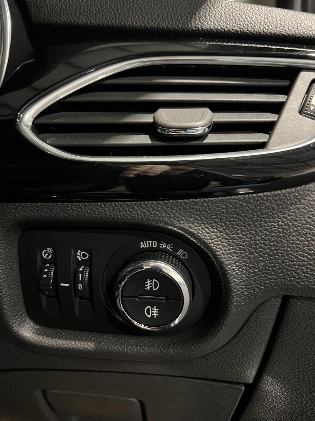 Vauxhall Astra 1.6 CDTi BlueInjection Elite Nav Hatchback 5dr Diesel Manual Euro 6 (s/s) (136 ps)