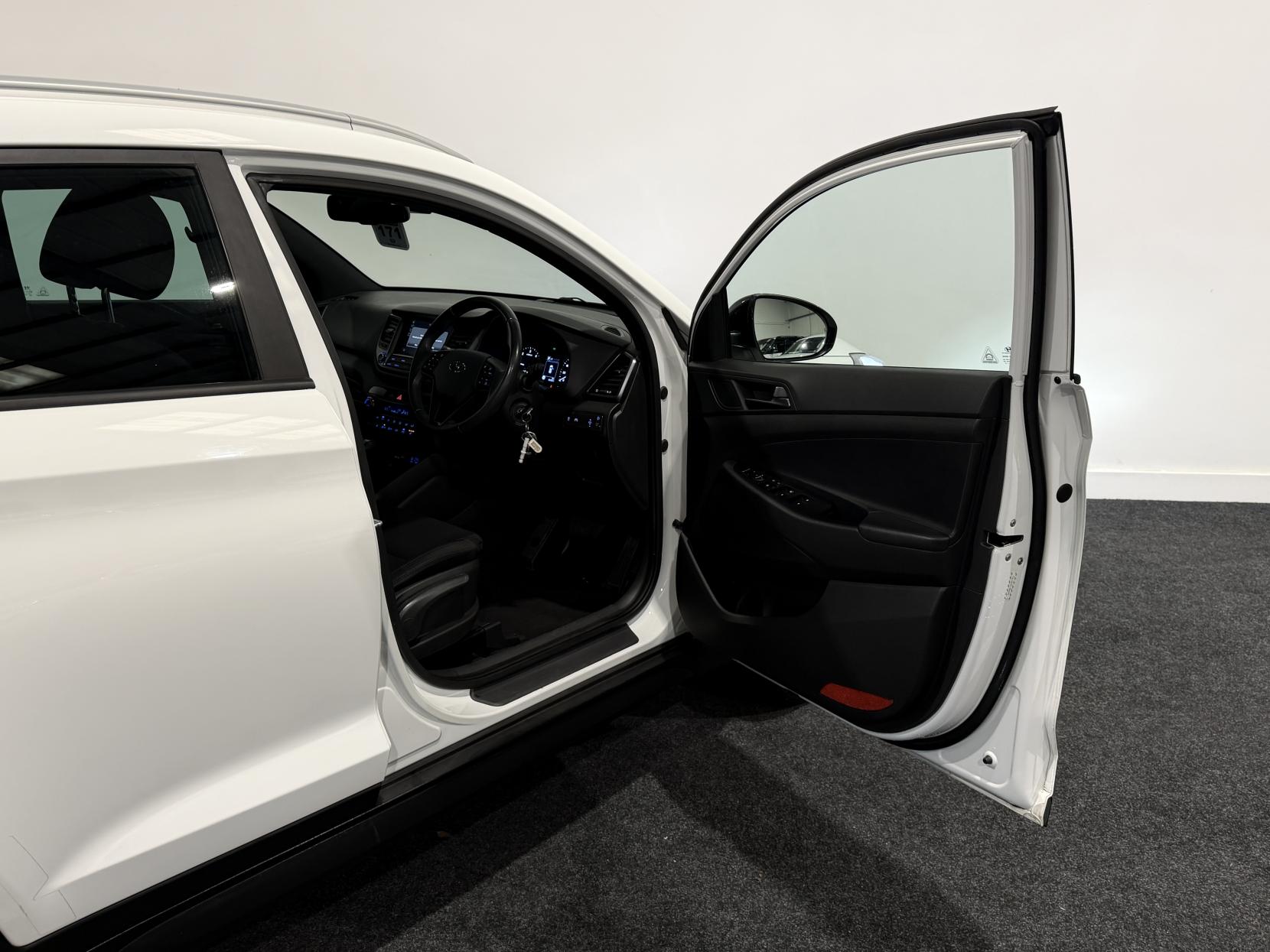 Hyundai TUCSON 1.7 CRDi Blue Drive GO! SE SUV 5dr Diesel DCT Euro 6 (s/s) (141 ps)