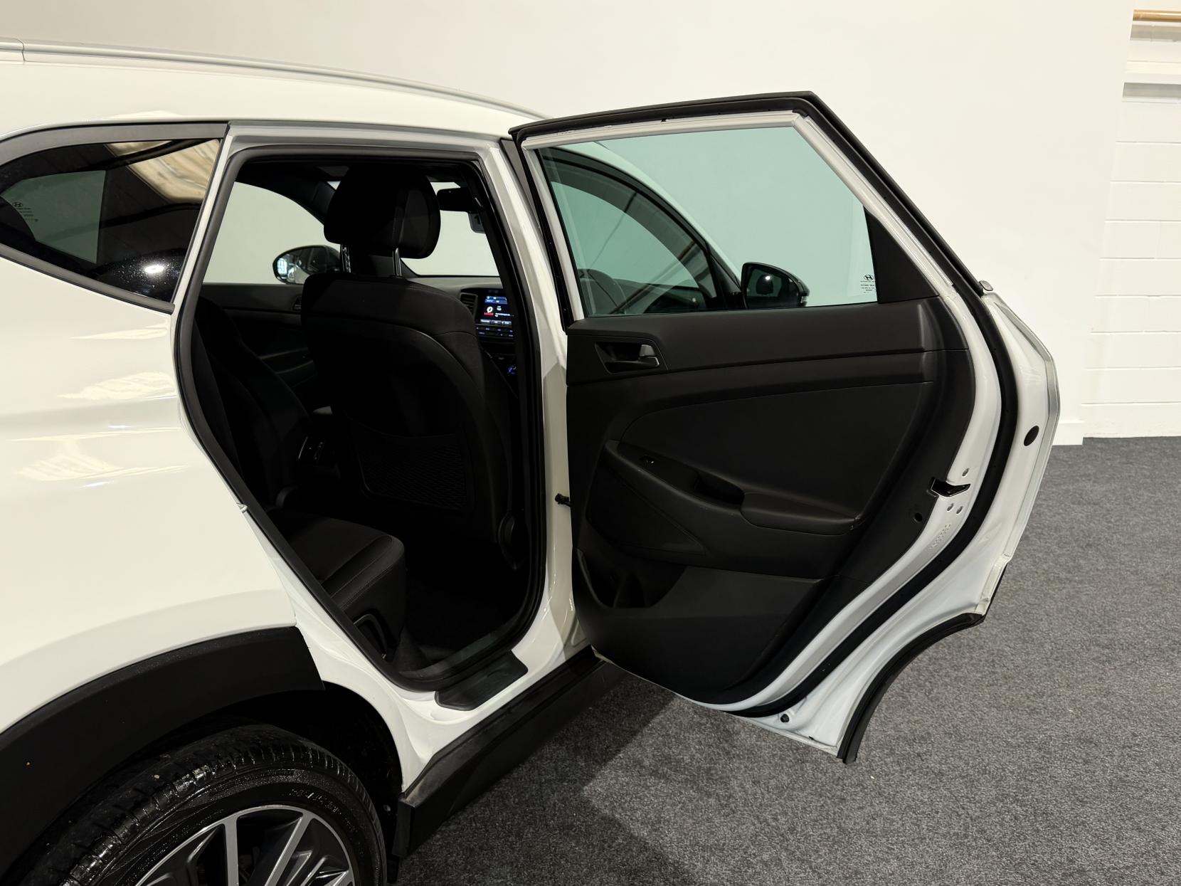 Hyundai TUCSON 1.7 CRDi Blue Drive GO! SE SUV 5dr Diesel DCT Euro 6 (s/s) (141 ps)