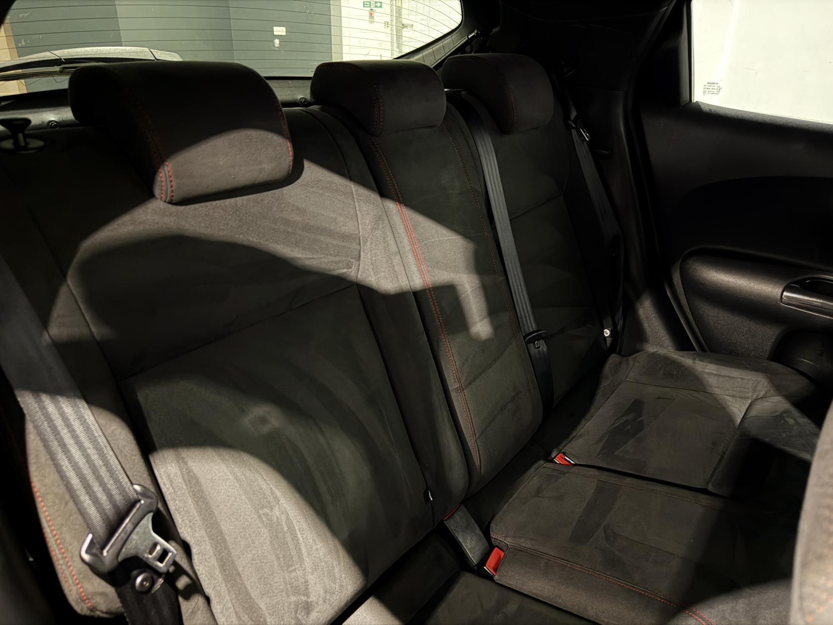 Nissan Juke 1.6 DIG-T Nismo SUV 5dr Petrol Manual Euro 5 (200 ps)