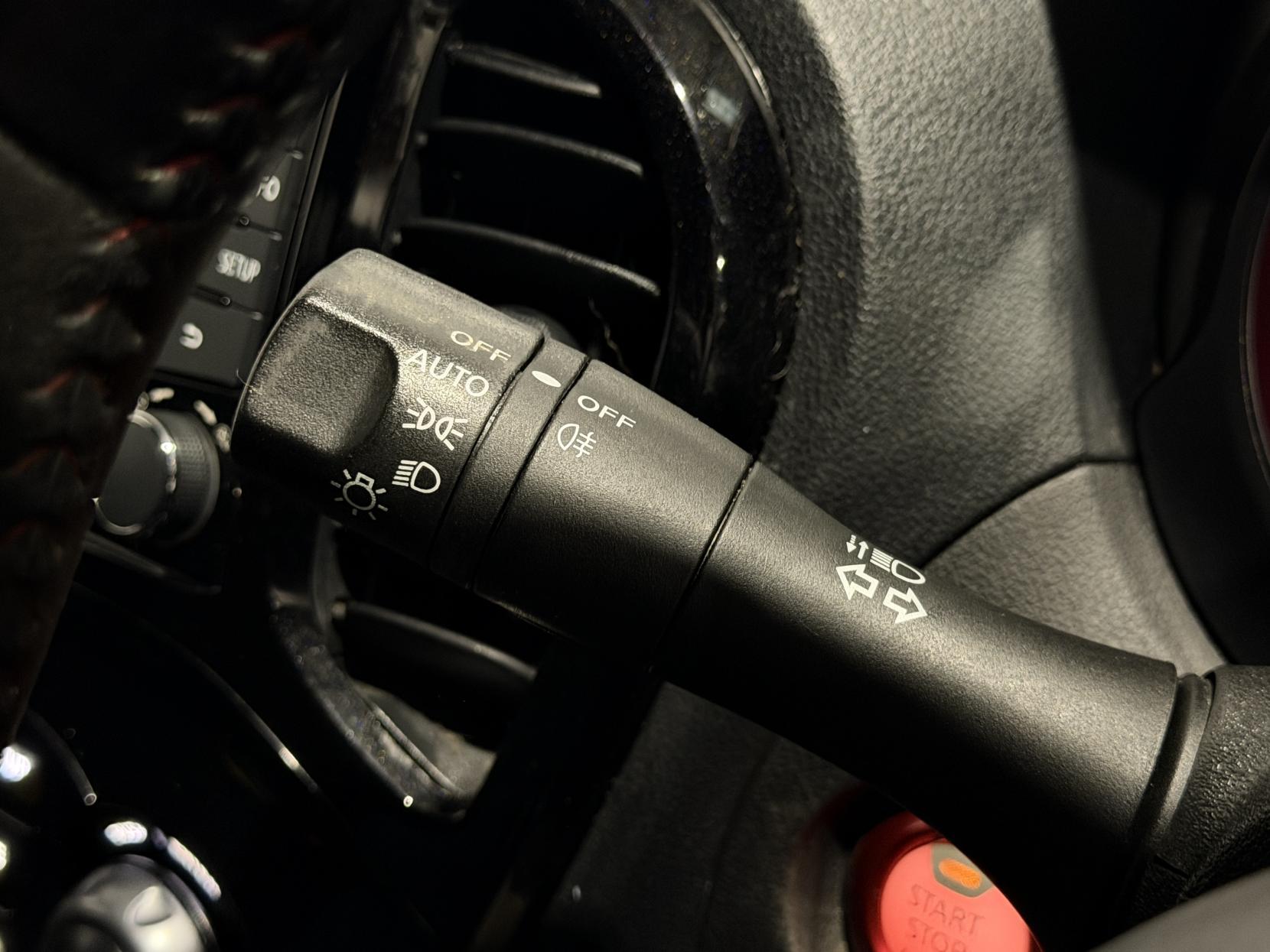 Nissan Juke 1.6 DIG-T Nismo SUV 5dr Petrol Manual Euro 5 (200 ps)