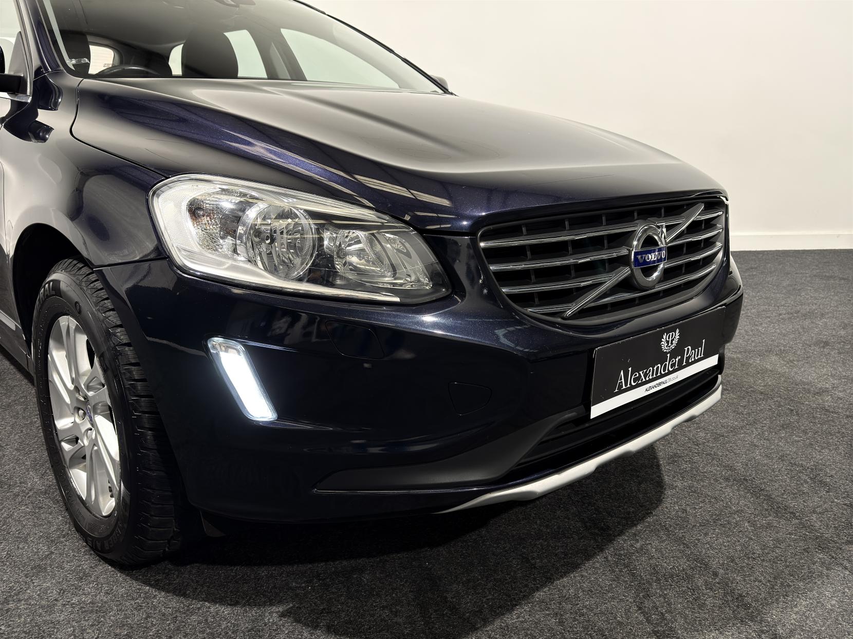 Volvo XC60 2.4 D5 SE Nav SUV 5dr Diesel Manual AWD Euro 6 (s/s) (220 ps)