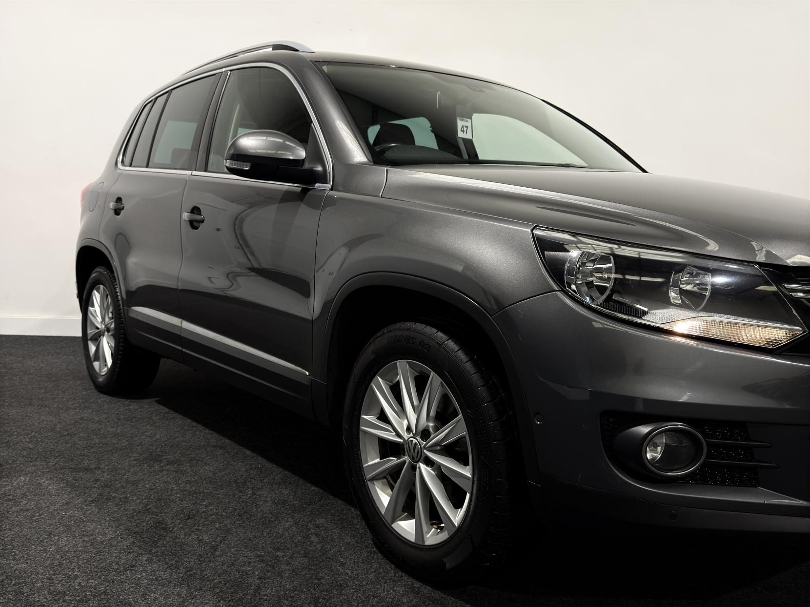 Volkswagen Tiguan 2.0 TDI BlueMotion Tech SE SUV 5dr Diesel Manual 2WD Euro 5 (s/s) (140 ps)