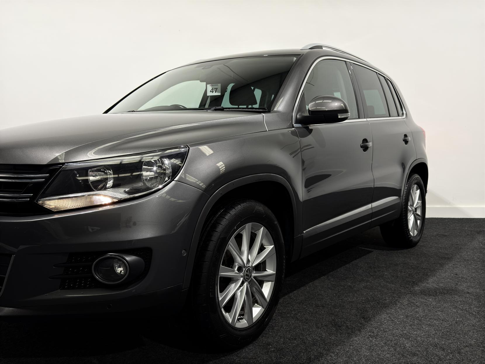 Volkswagen Tiguan 2.0 TDI BlueMotion Tech SE SUV 5dr Diesel Manual 2WD Euro 5 (s/s) (140 ps)