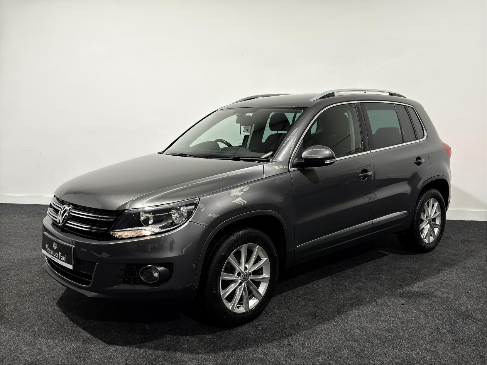 Volkswagen Tiguan 2.0 TDI BlueMotion Tech SE SUV 5dr Diesel Manual 2WD Euro 5 (s/s) (140 ps)