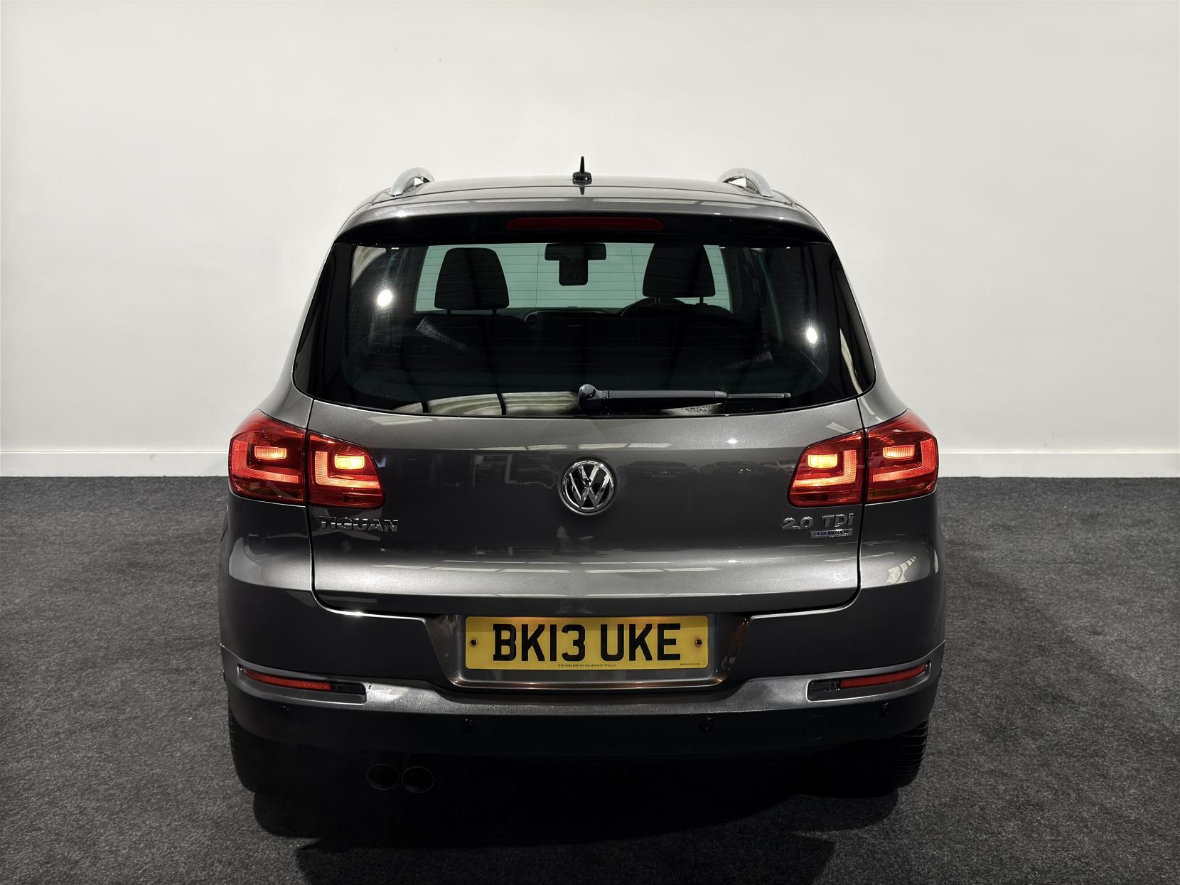 Volkswagen Tiguan 2.0 TDI BlueMotion Tech SE SUV 5dr Diesel Manual 2WD Euro 5 (s/s) (140 ps)