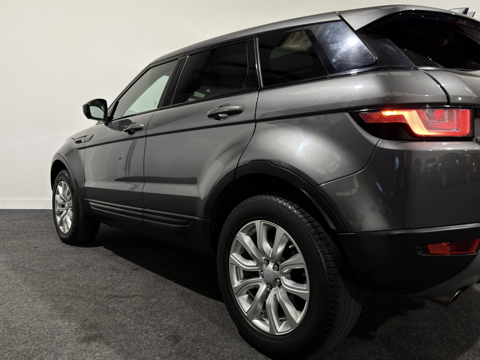 Land Rover Range Rover Evoque 2.0 TD4 SE Tech SUV 5dr Diesel Manual 4WD Euro 6 (s/s) (180 ps)