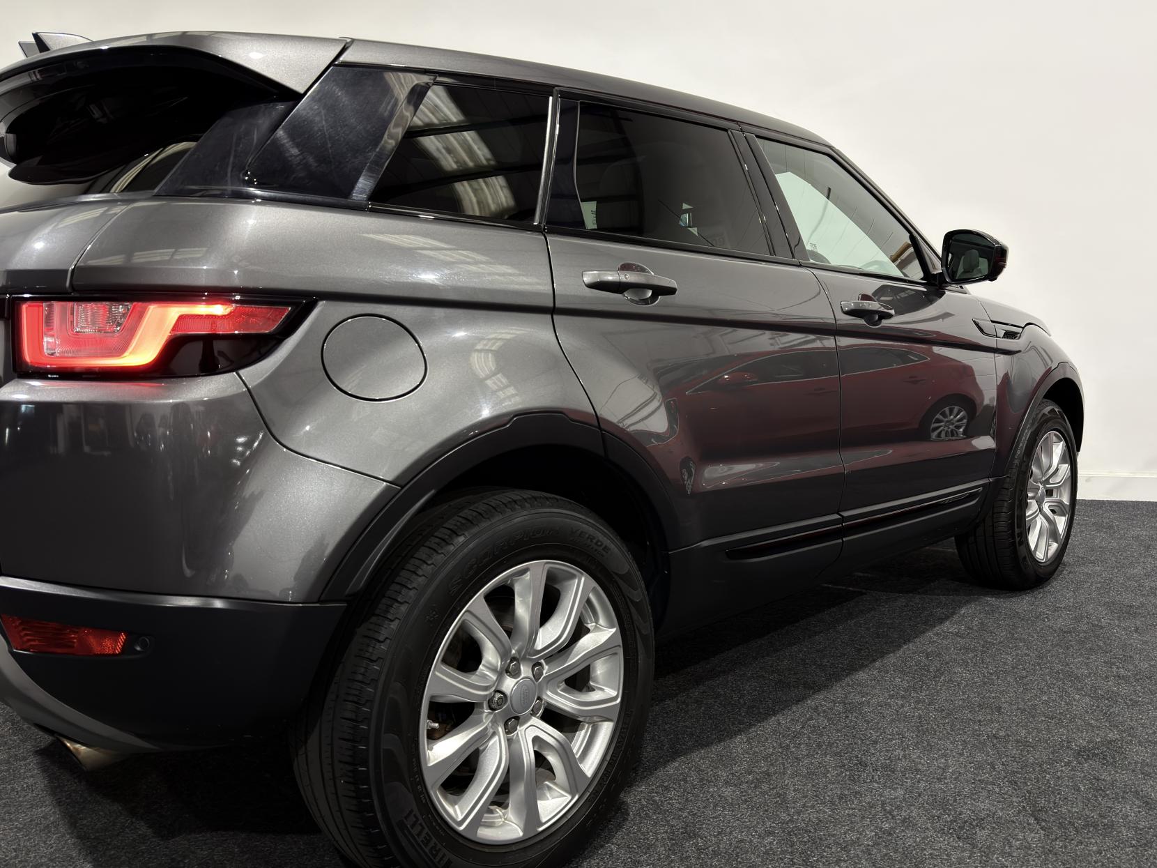 Land Rover Range Rover Evoque 2.0 TD4 SE Tech SUV 5dr Diesel Manual 4WD Euro 6 (s/s) (180 ps)