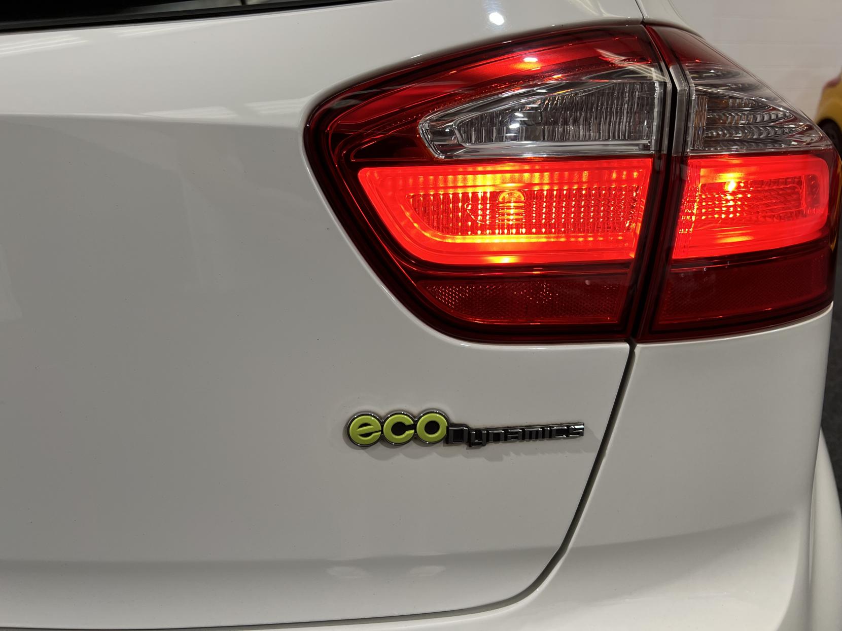 Kia Rio 1.1 CRDi EcoDynamics VR7 Hatchback 5dr Diesel Manual Euro 5 (s/s) (74 bhp)