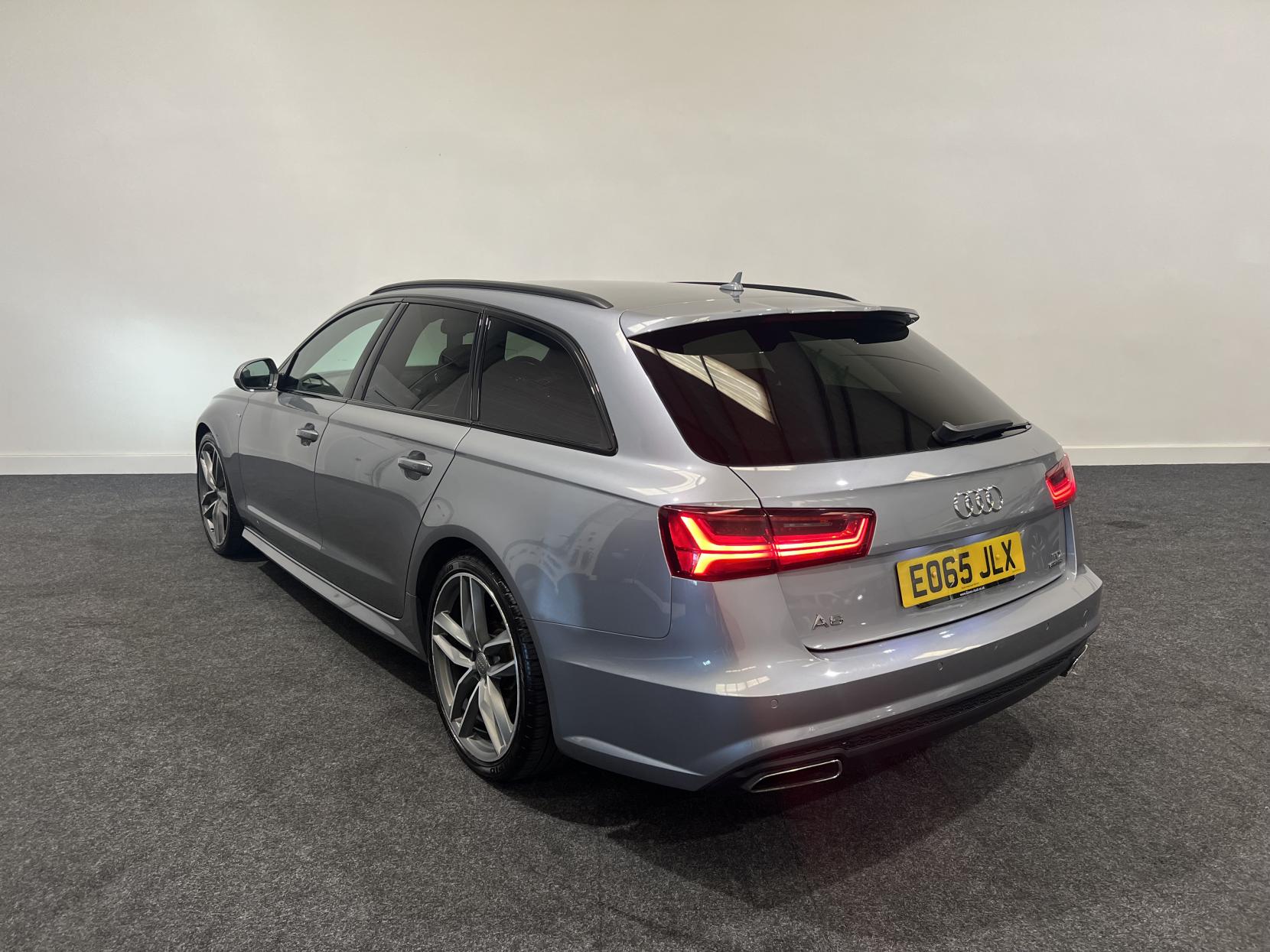 Audi A6 Avant 3.0 TDI V6 Black Edition Estate 5dr Diesel S Tronic quattro Euro 6 (s/s) (218 ps)