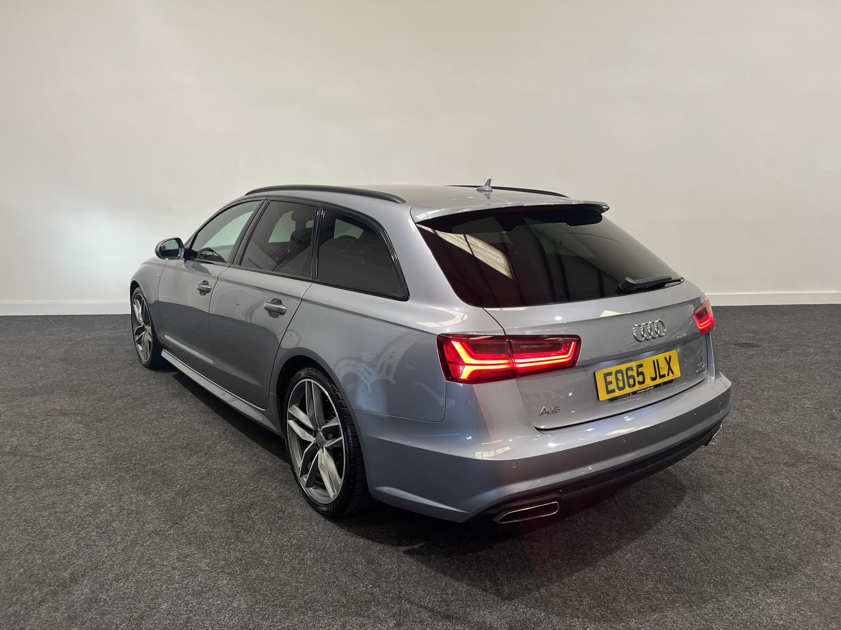 Audi A6 Avant 3.0 TDI V6 Black Edition Estate 5dr Diesel S Tronic quattro Euro 6 (s/s) (218 ps)