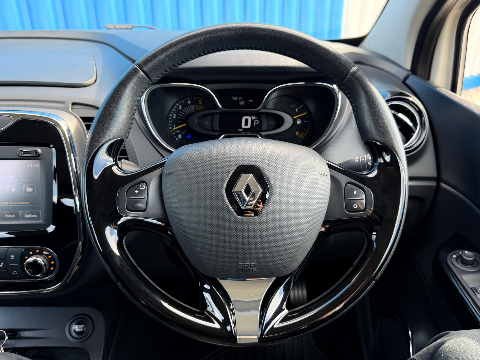 Renault Captur 1.5 dCi Dynamique MediaNav SUV 5dr Diesel EDC Euro 5 (90 ps)