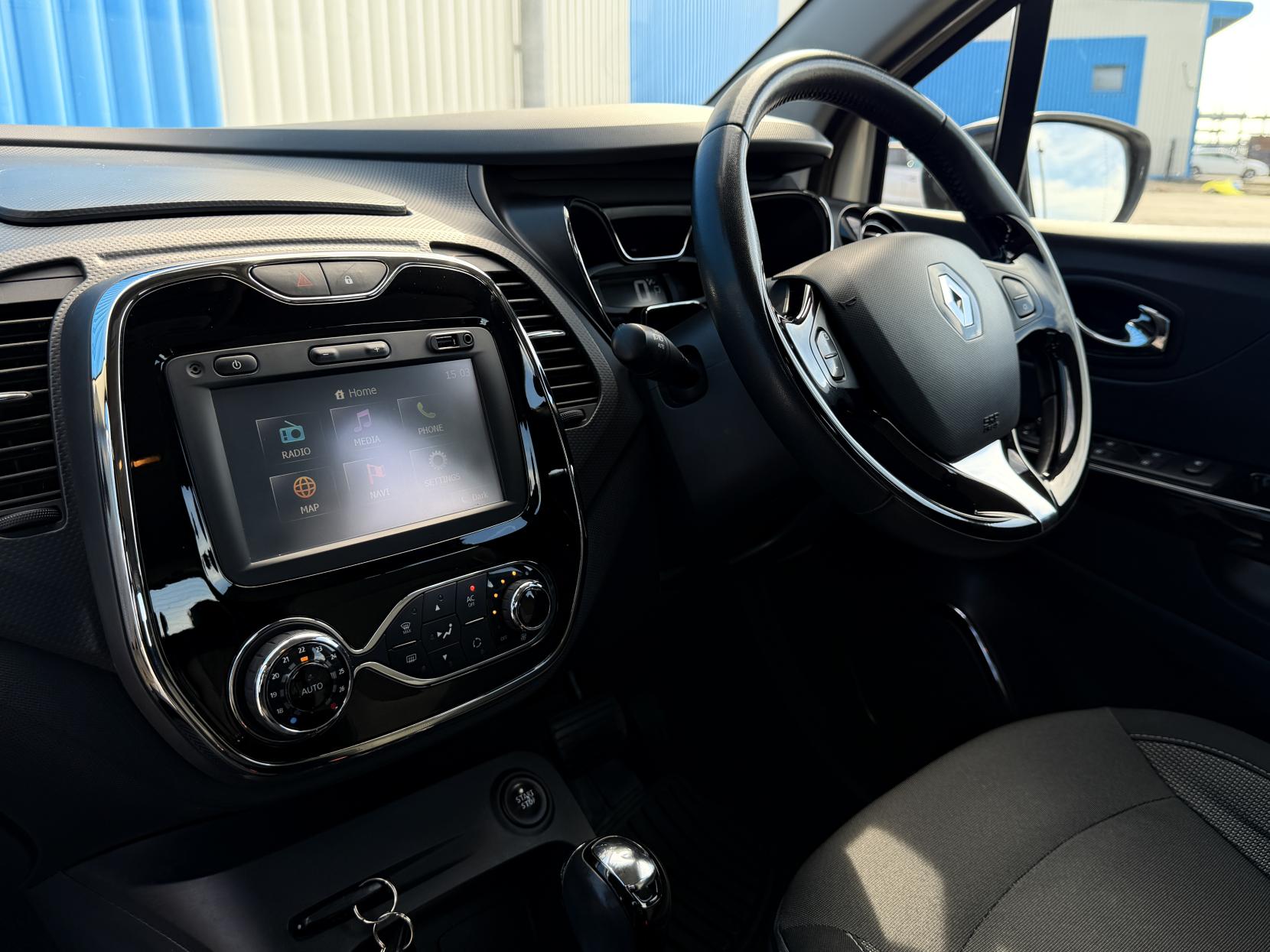 Renault Captur 1.5 dCi Dynamique MediaNav SUV 5dr Diesel EDC Euro 5 (90 ps)