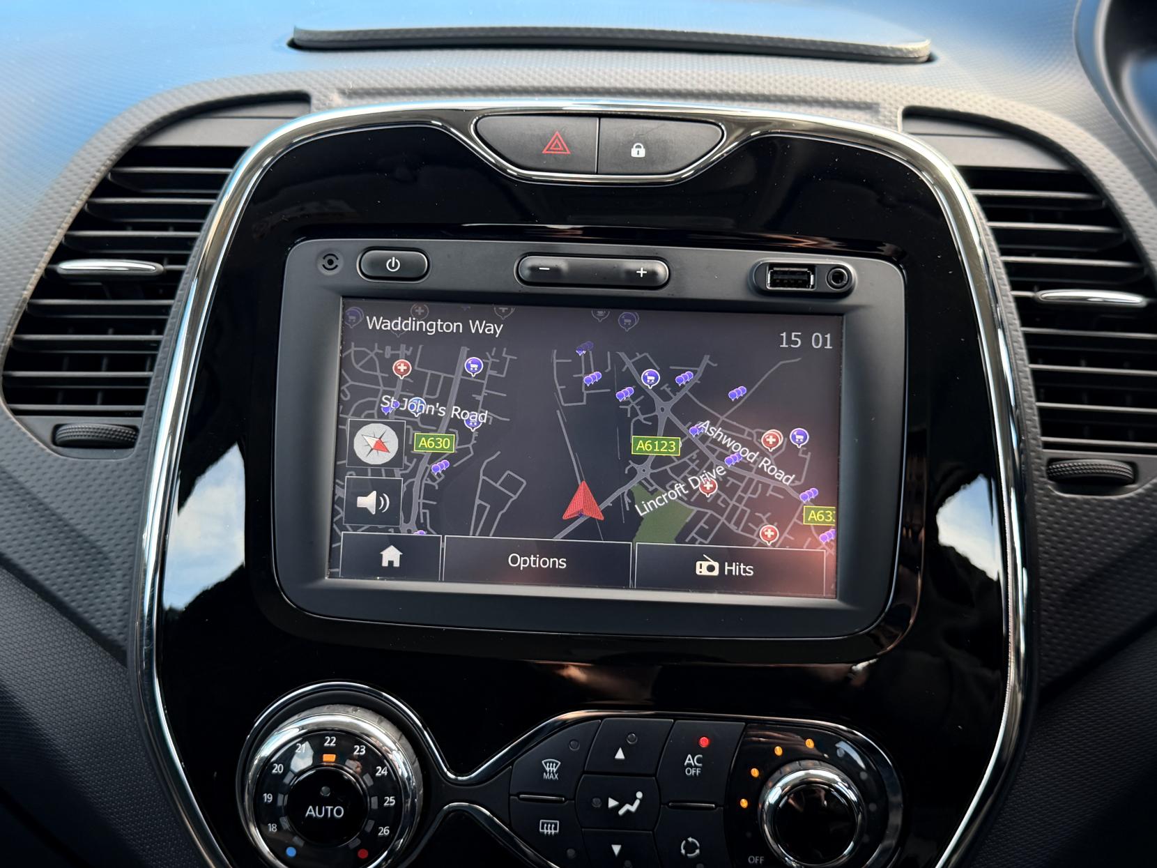 Renault Captur 1.5 dCi Dynamique MediaNav SUV 5dr Diesel EDC Euro 5 (90 ps)