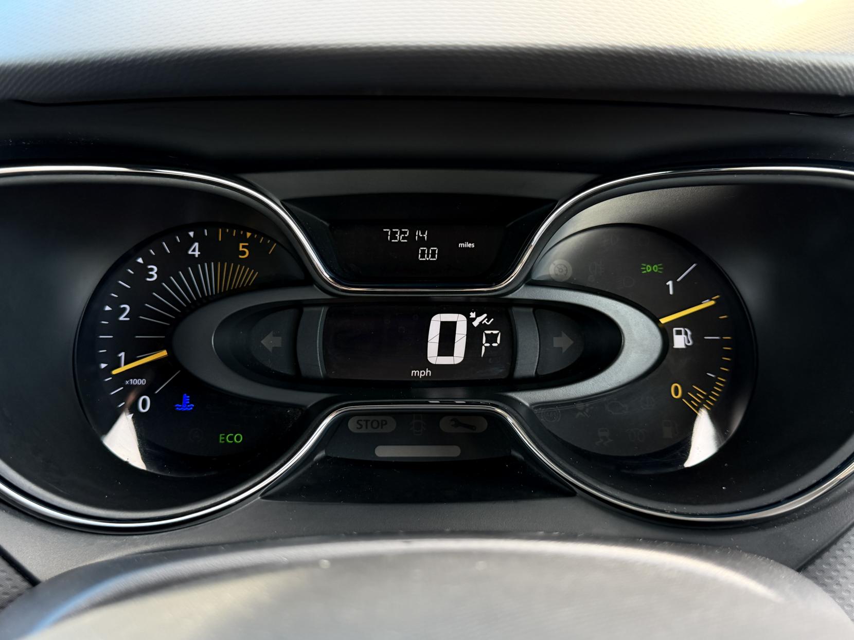 Renault Captur 1.5 dCi Dynamique MediaNav SUV 5dr Diesel EDC Euro 5 (90 ps)