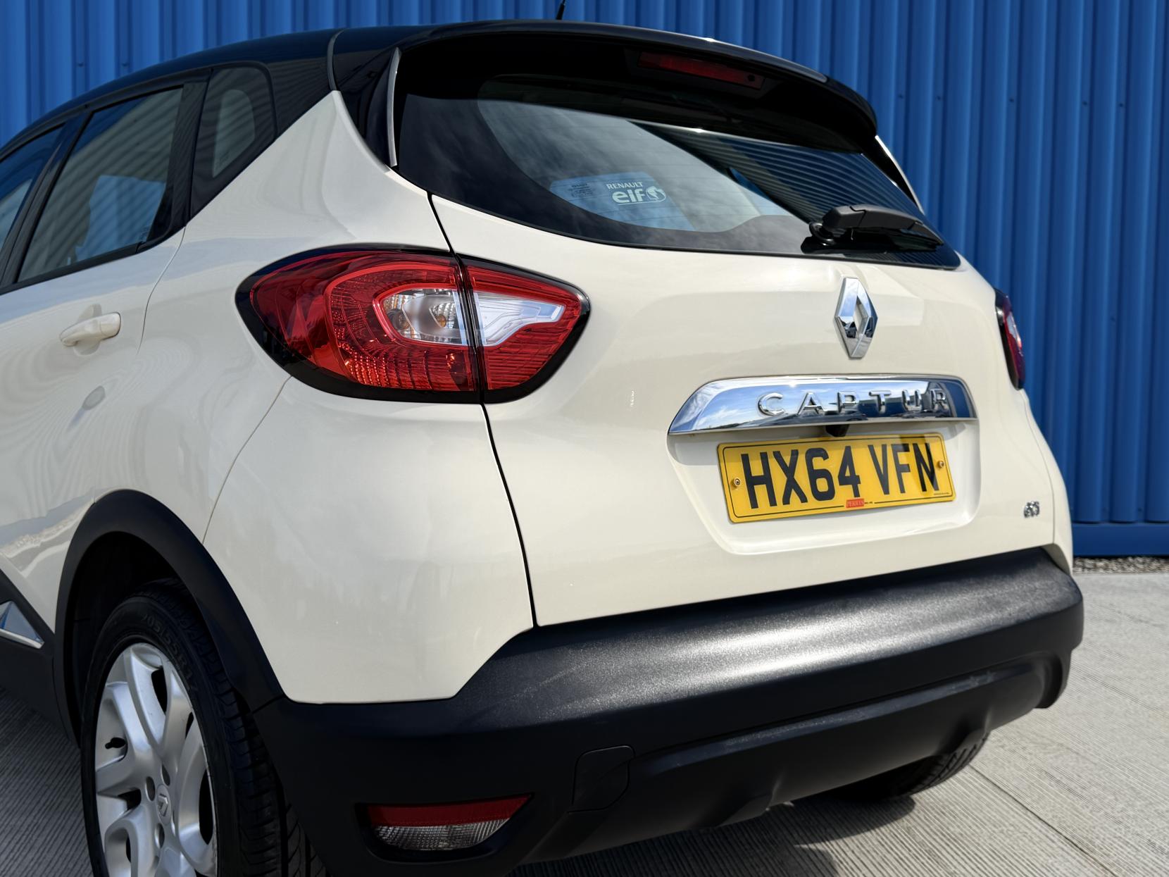 Renault Captur 1.5 dCi Dynamique MediaNav SUV 5dr Diesel EDC Euro 5 (90 ps)