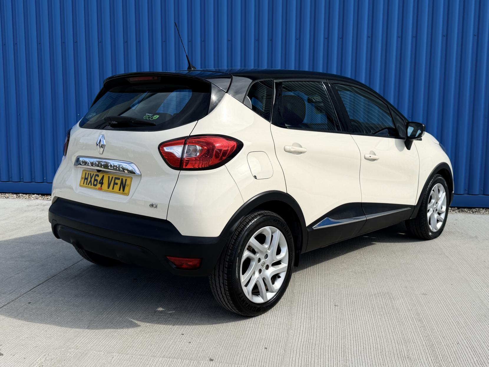 Renault Captur 1.5 dCi Dynamique MediaNav SUV 5dr Diesel EDC Euro 5 (90 ps)