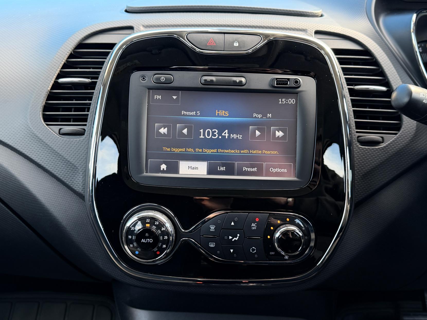 Renault Captur 1.5 dCi Dynamique MediaNav SUV 5dr Diesel EDC Euro 5 (90 ps)