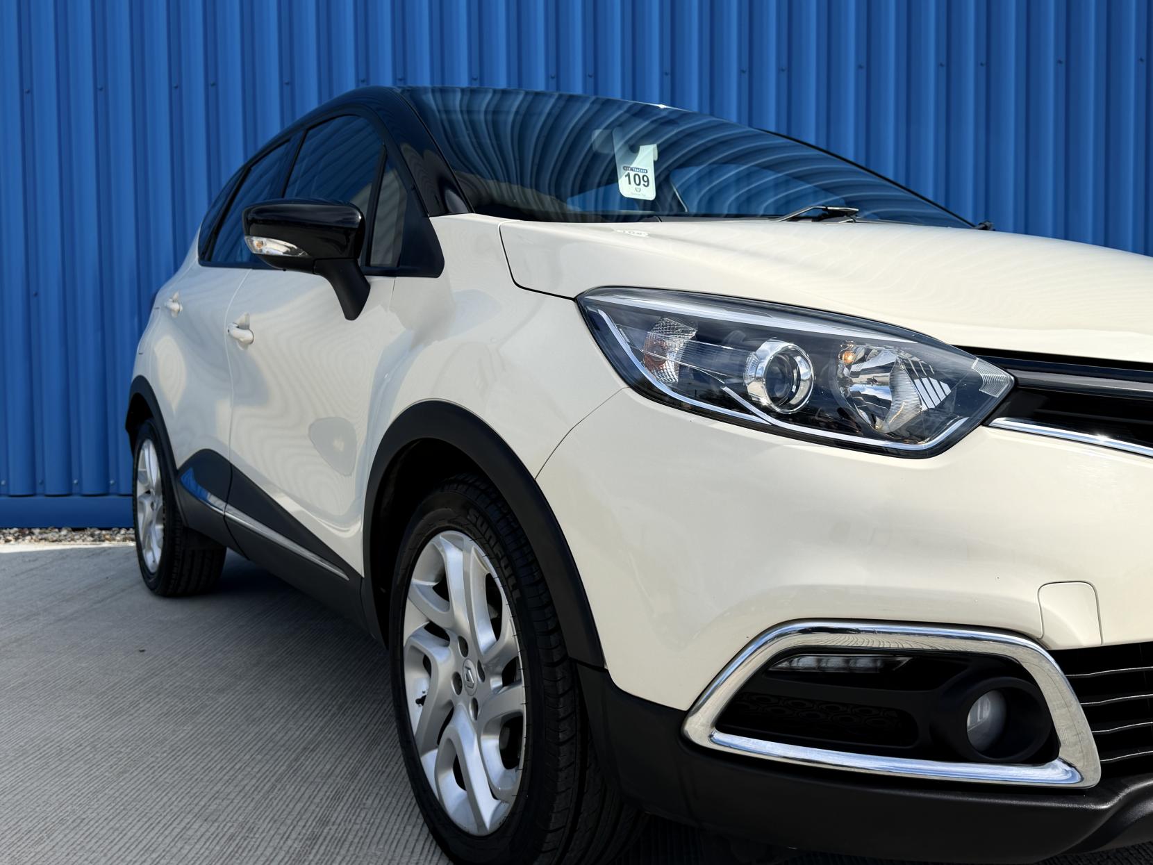 Renault Captur 1.5 dCi Dynamique MediaNav SUV 5dr Diesel EDC Euro 5 (90 ps)