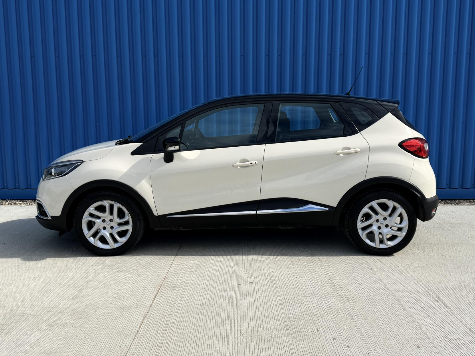 Renault Captur 1.5 dCi Dynamique MediaNav SUV 5dr Diesel EDC Euro 5 (90 ps)