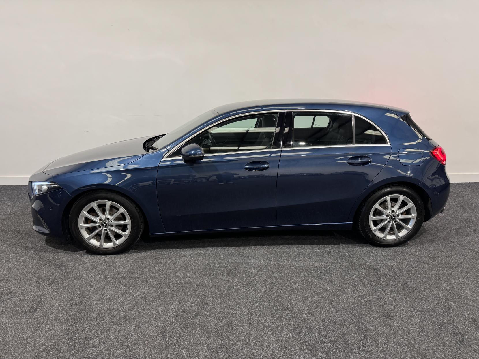 Mercedes-Benz A Class 1.5 A180d Sport (Executive) Hatchback 5dr Diesel 7G-DCT Euro 6 (s/s) (116 ps)