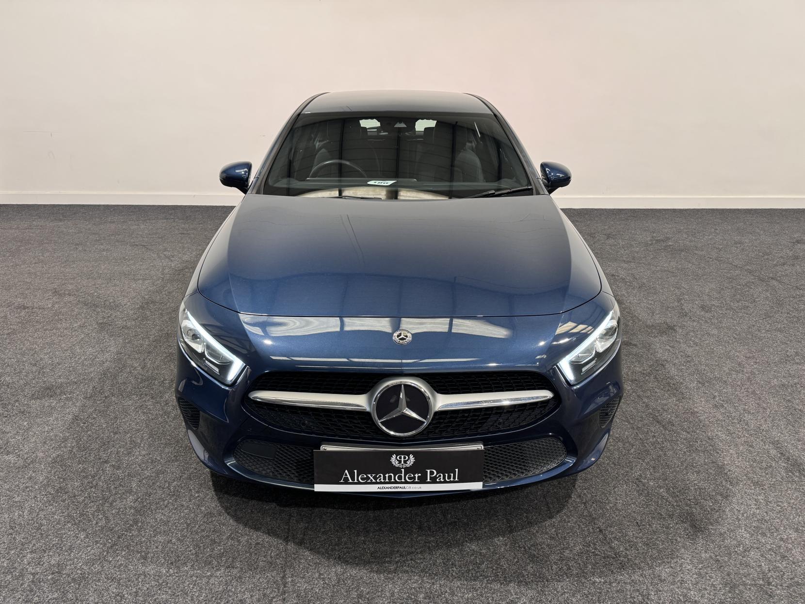 Mercedes-Benz A Class 1.5 A180d Sport (Executive) Hatchback 5dr Diesel 7G-DCT Euro 6 (s/s) (116 ps)