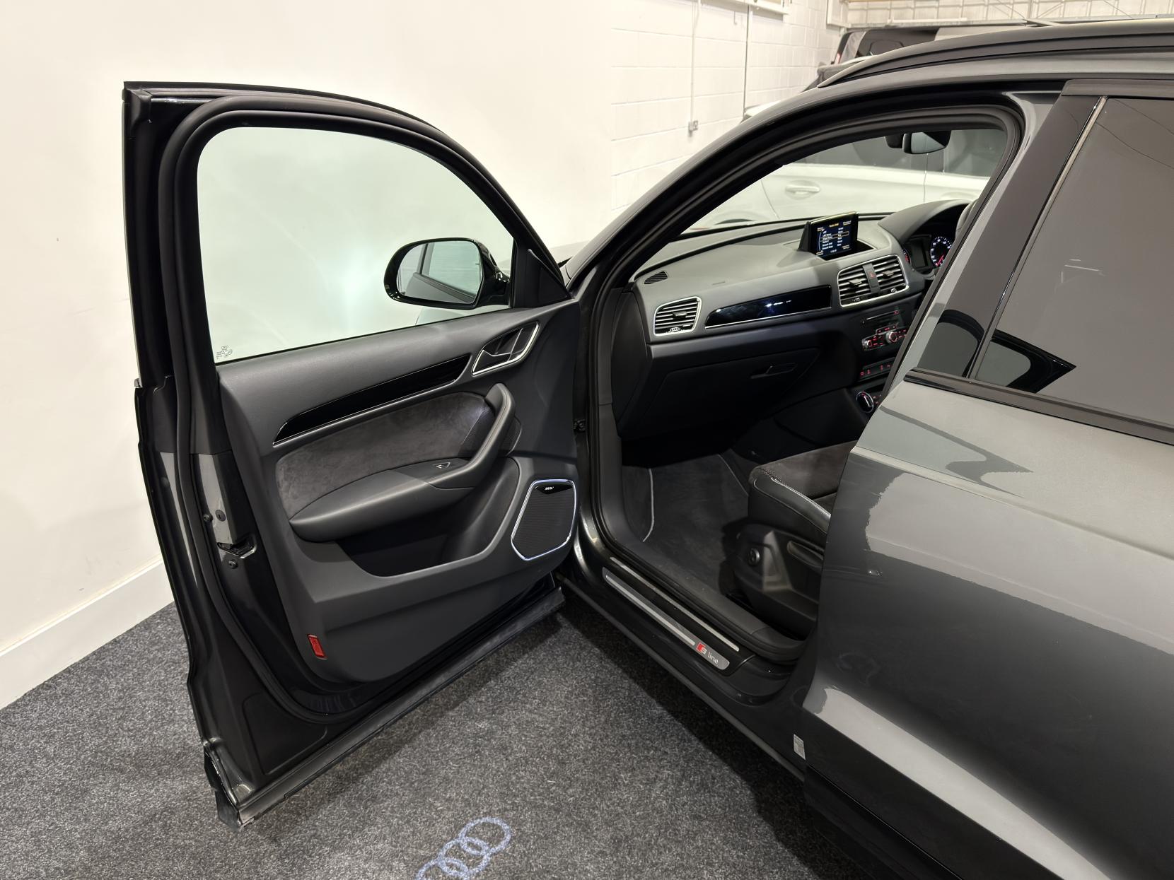 Audi Q3 1.4 TFSI CoD Black Edition SUV 5dr Petrol Manual Euro 6 (s/s) (150 ps)