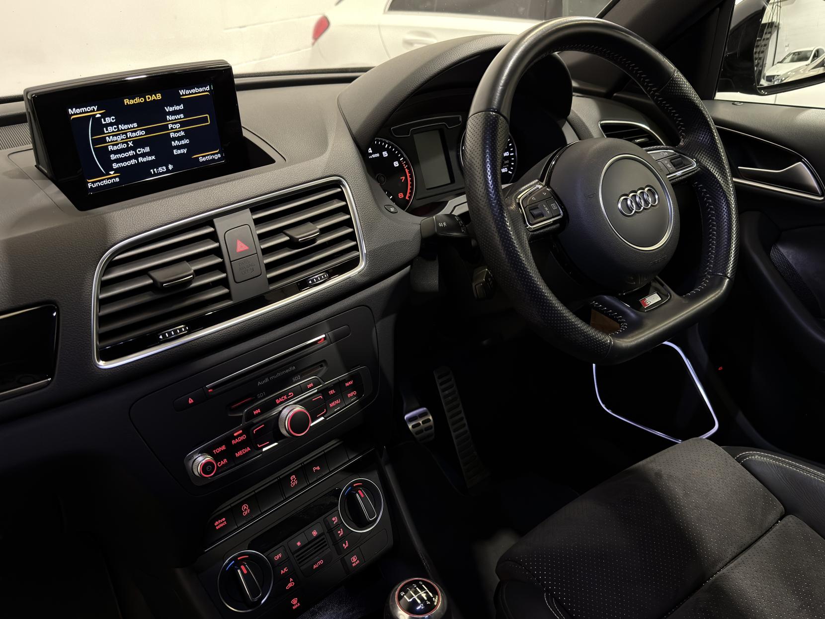 Audi Q3 1.4 TFSI CoD Black Edition SUV 5dr Petrol Manual Euro 6 (s/s) (150 ps)