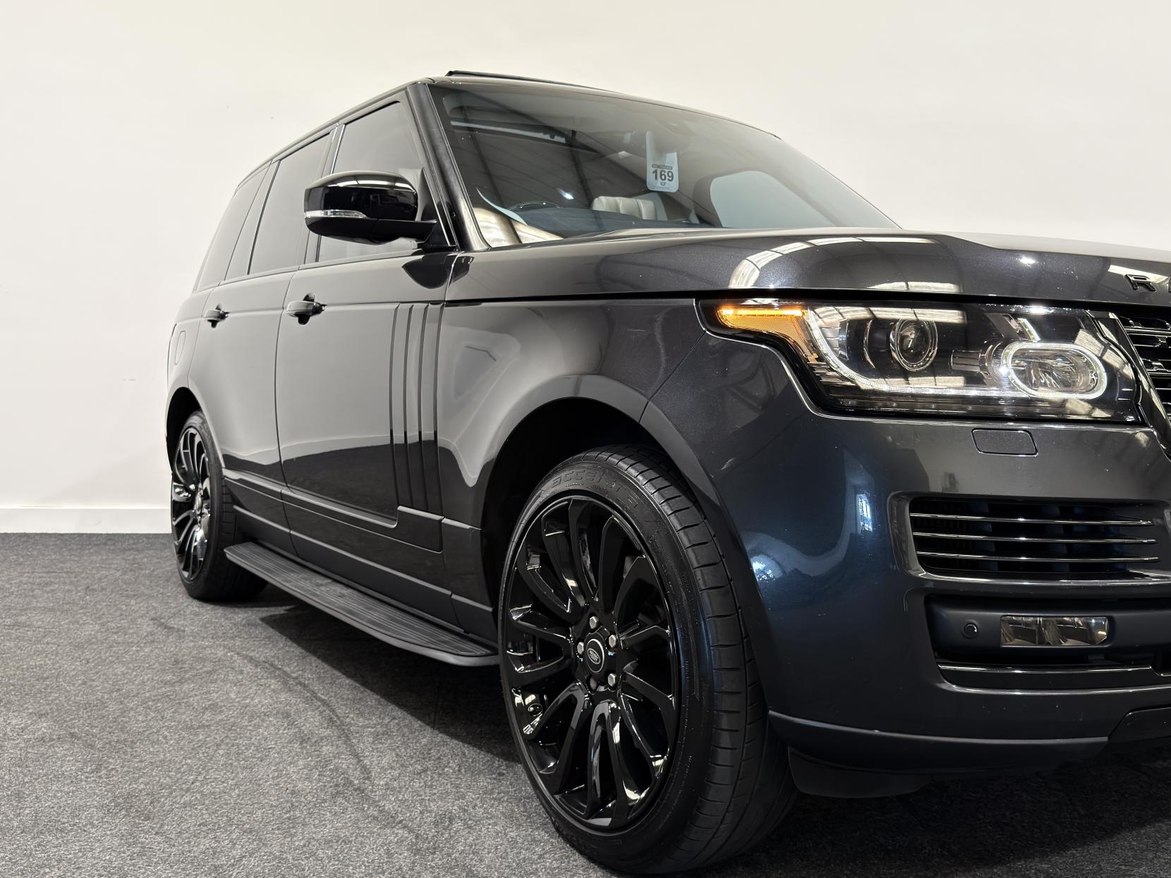 Land Rover Range Rover 3.0 TD V6 Vogue SE SUV 5dr Diesel Auto 4WD Euro 5 (s/s) (258 ps)