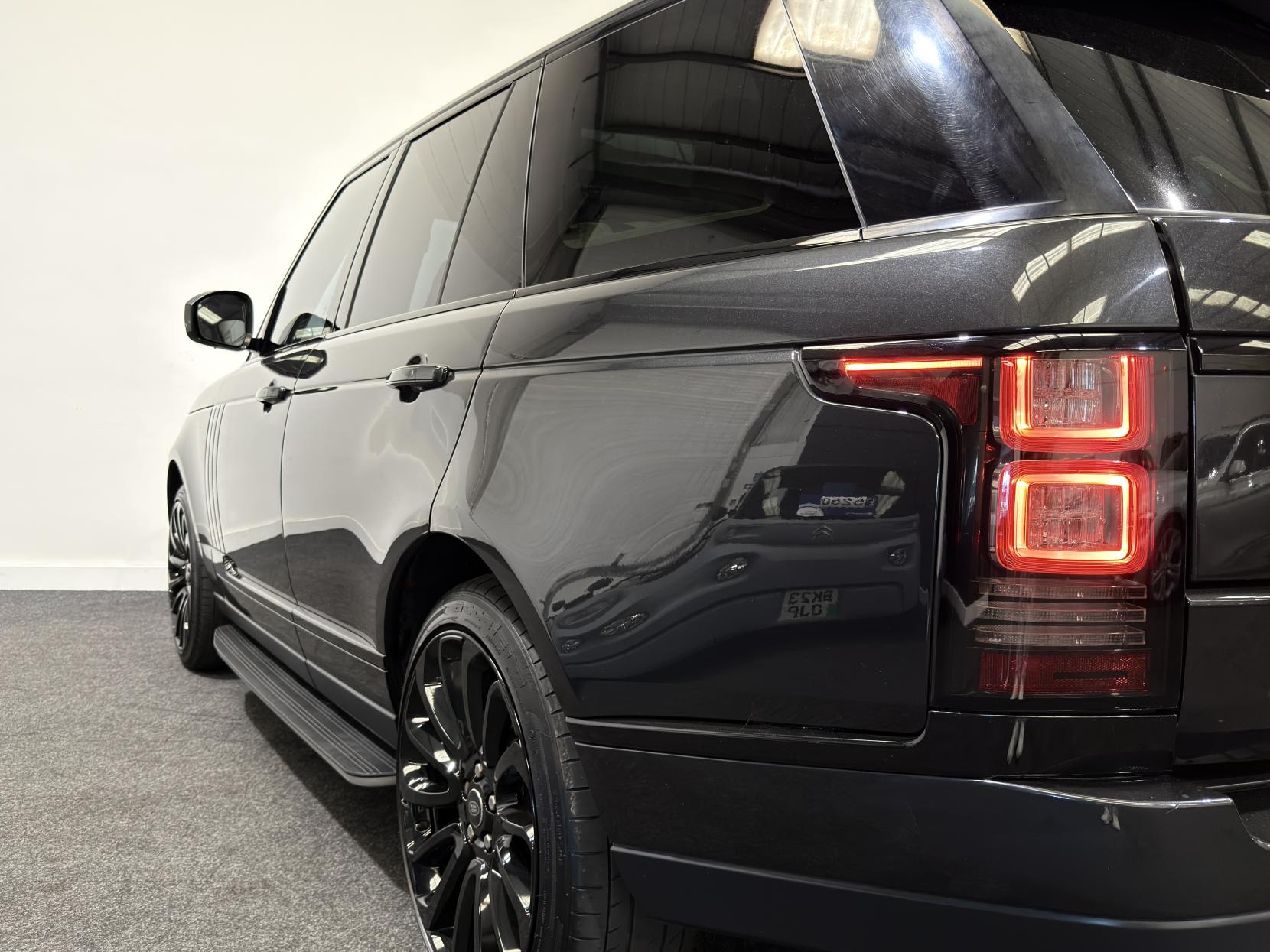 Land Rover Range Rover 3.0 TD V6 Vogue SE SUV 5dr Diesel Auto 4WD Euro 5 (s/s) (258 ps)