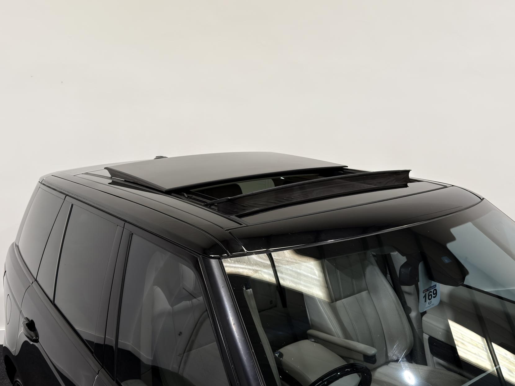 Land Rover Range Rover 3.0 TD V6 Vogue SE SUV 5dr Diesel Auto 4WD Euro 5 (s/s) (258 ps)