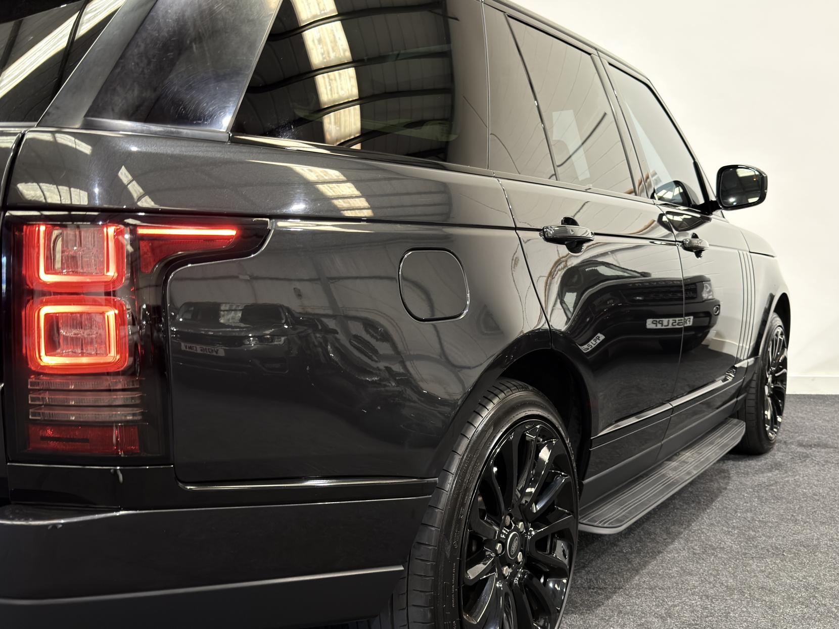 Land Rover Range Rover 3.0 TD V6 Vogue SE SUV 5dr Diesel Auto 4WD Euro 5 (s/s) (258 ps)