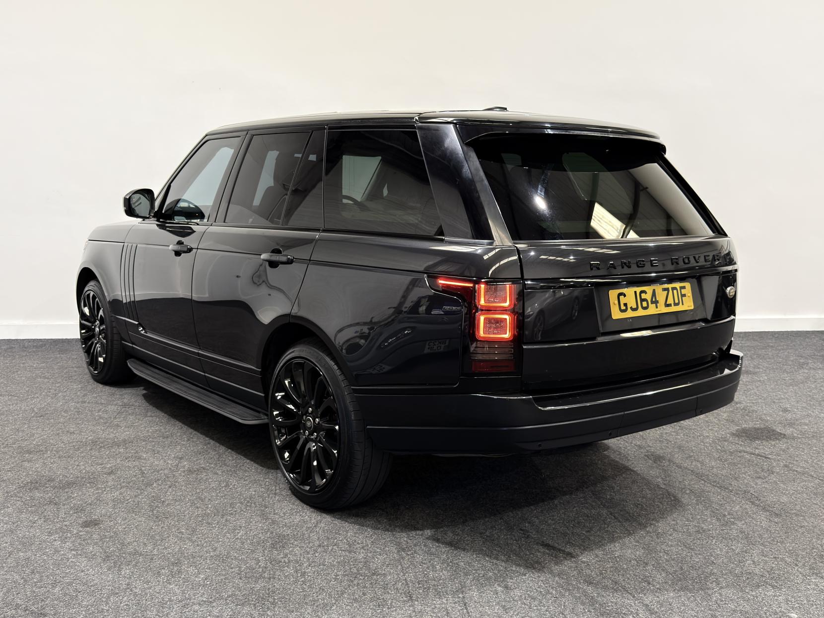 Land Rover Range Rover 3.0 TD V6 Vogue SE SUV 5dr Diesel Auto 4WD Euro 5 (s/s) (258 ps)