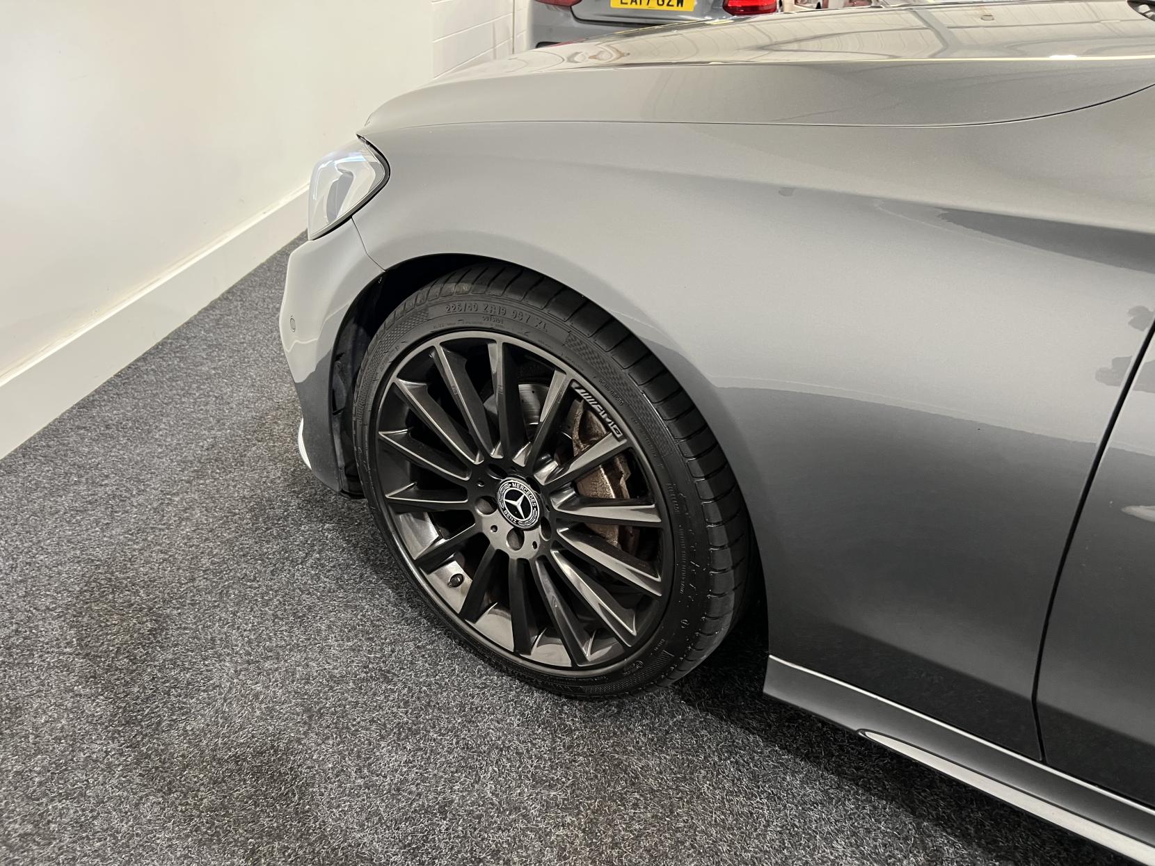 Mercedes-Benz C Class 2.1 C220d AMG Line Coupe 2dr Diesel G-Tronic+ Euro 6 (s/s) (170 ps)