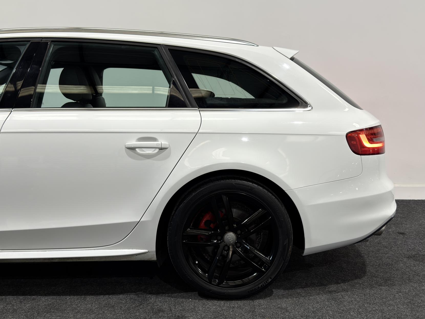 Audi A4 Avant 2.0 TDI S line Estate 5dr Diesel Manual Euro 5 (s/s) (177 ps)