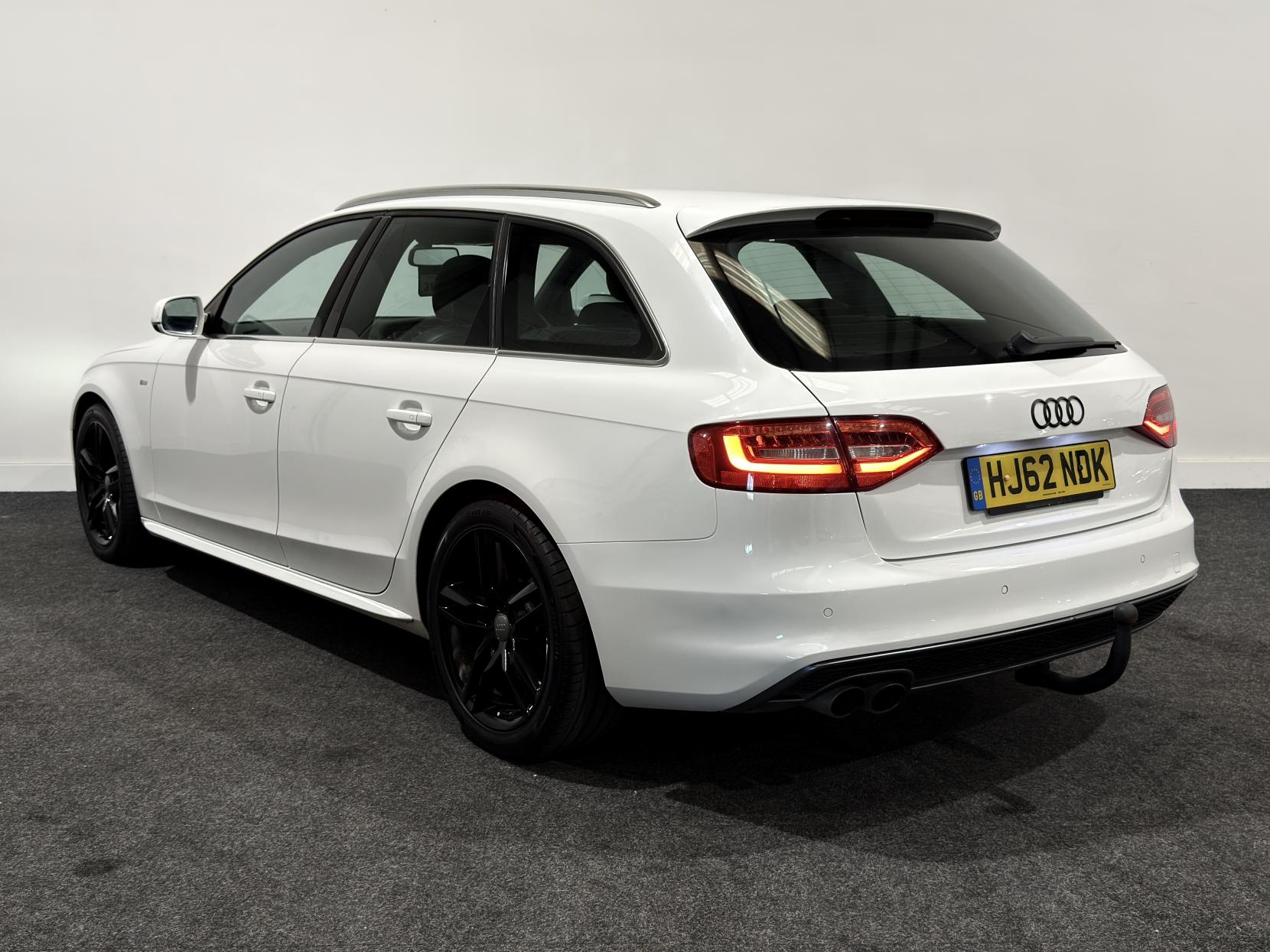 Audi A4 Avant 2.0 TDI S line Estate 5dr Diesel Manual Euro 5 (s/s) (177 ps)