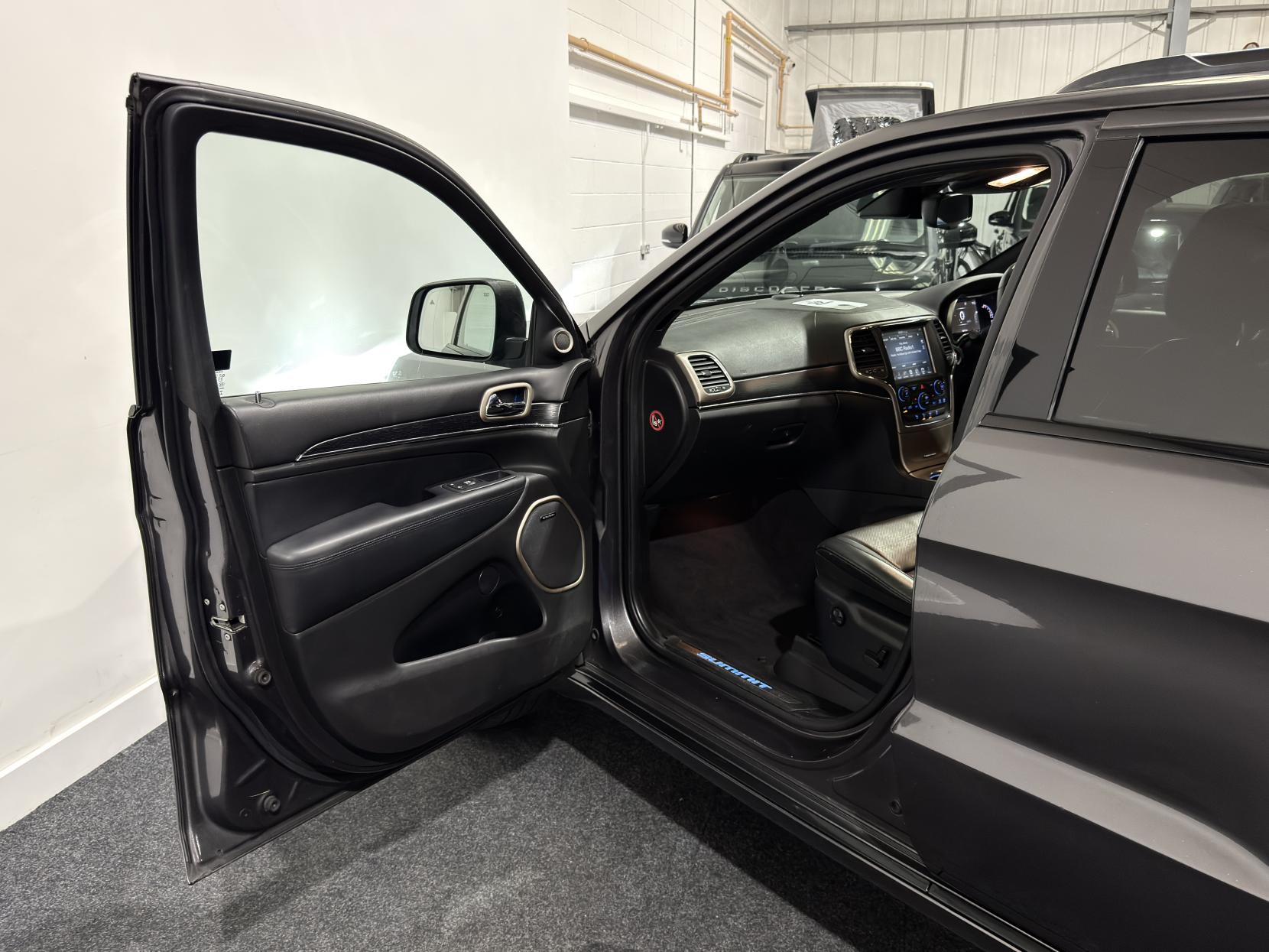 Jeep Grand Cherokee 3.0 V6 CRD Summit SUV 5dr Diesel Auto 4WD Euro 6 (247 bhp)