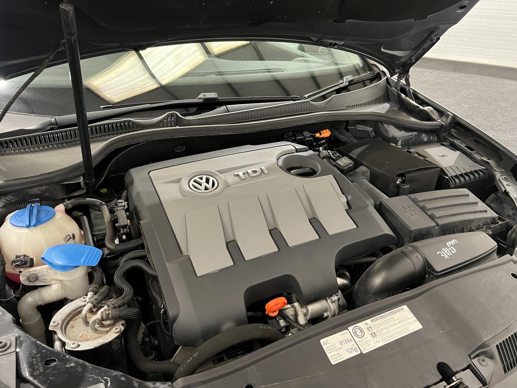 Volkswagen Golf 1.6 TDI Match Hatchback 5dr Diesel Manual Euro 5 (105 ps)