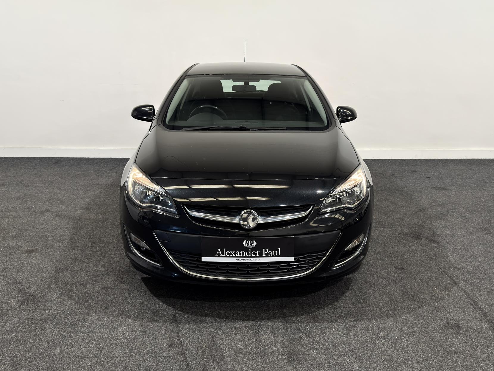 Vauxhall Astra 2.0 CDTi ecoFLEX SRi Hatchback 5dr Diesel Manual Euro 5 (s/s) (165 ps)