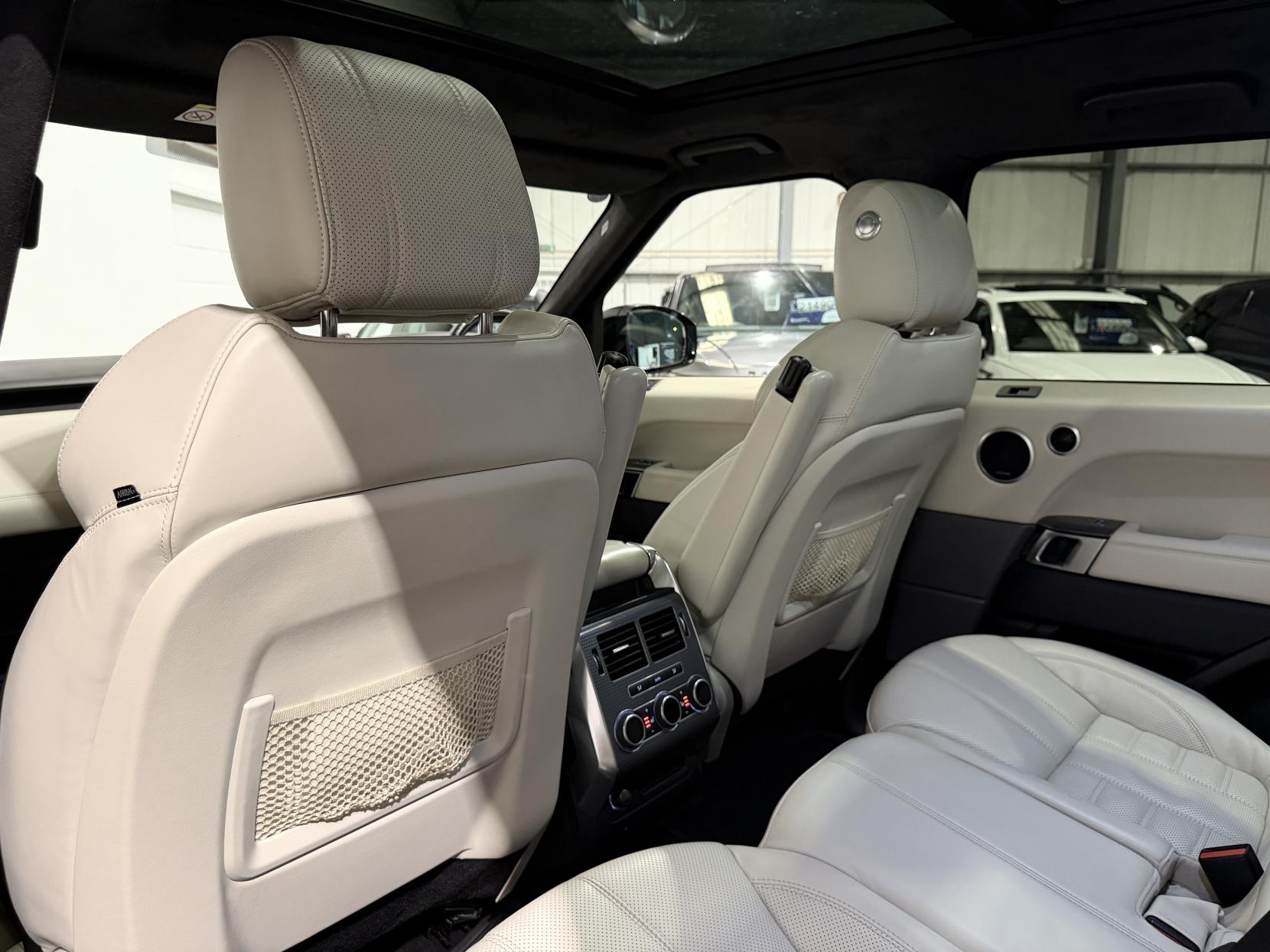 Land Rover Range Rover Sport 4.4 SD V8 Autobiography Dynamic SUV 5dr Diesel Auto 4WD Euro 6 (s/s) (339 ps)