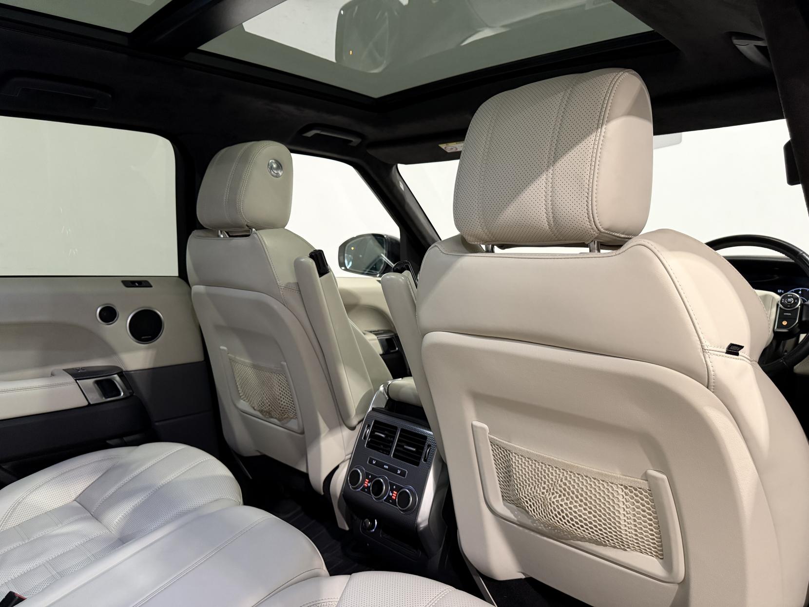Land Rover Range Rover Sport 4.4 SD V8 Autobiography Dynamic SUV 5dr Diesel Auto 4WD Euro 6 (s/s) (339 ps)